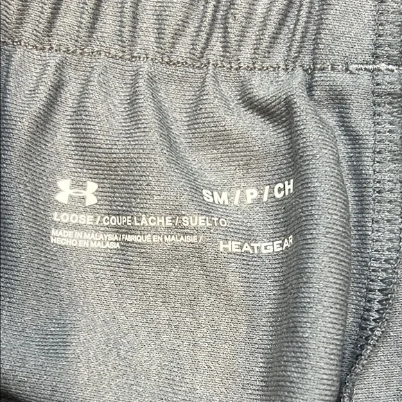 Under Armour Gray Women's Shorts EUC BOX38 - Picture 2 of 6